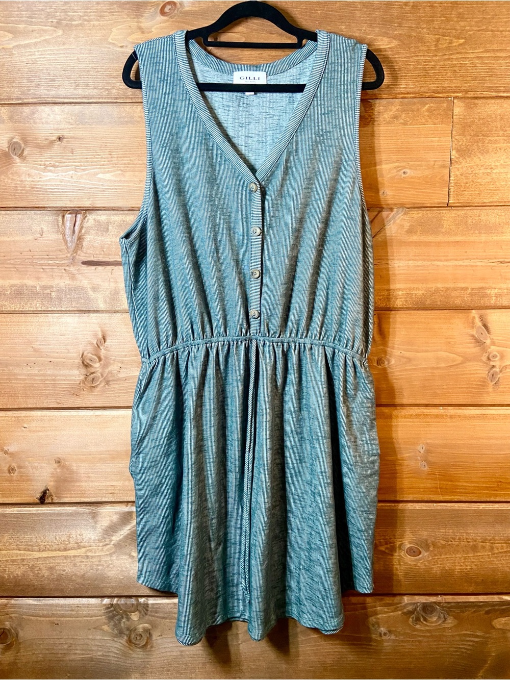 Gilli Sleeveless Button-Front Ribbed Dark Green & White Top